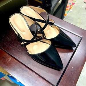 Kelly & Katie 10M black women heels